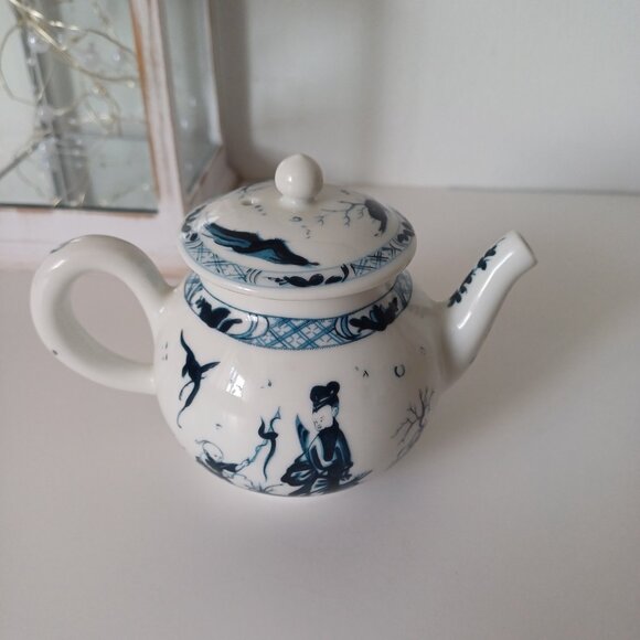 Gorgeous 1985 Franklin Mint WORCESTER Fine Porcelain Japanese Mini Teapot - Picture 2 of 13